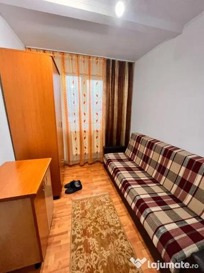 Apartament cu 3 camere decomandat în Alexandru cel Bun