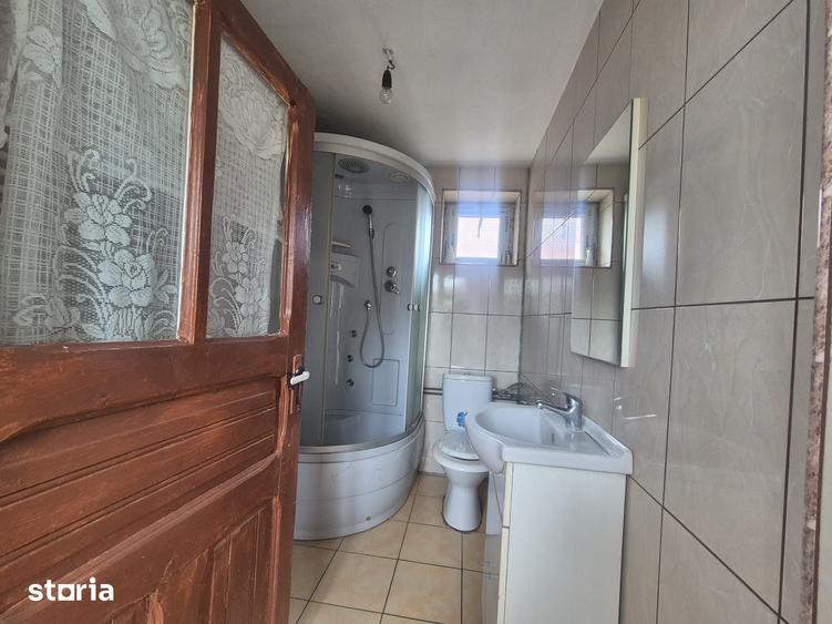 Casă cu 6 camere cu Teren 1000 Mp în Central