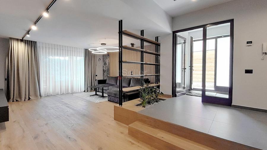 Apartament cu 3 camere decomandat, mobilat în Drumul Poienii
