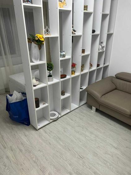 Garsonieră în Roșu