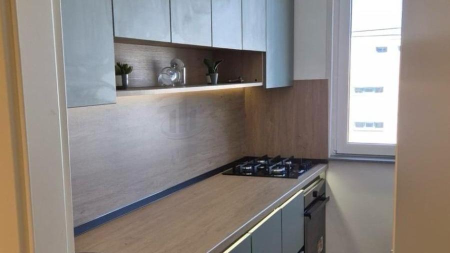 Apartament cu 3 camere semidecomandat, mobilat în Obor
