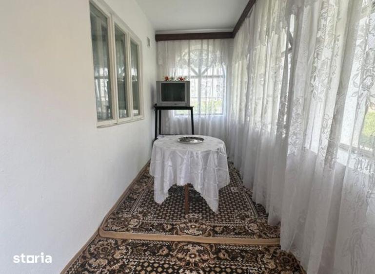Casă cu 5 camere cu Teren 2380 Mp în Bârsănești