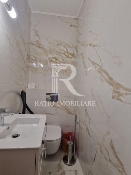 Apartament cu 3 camere decomandat, mobilat în Spitalul Județean