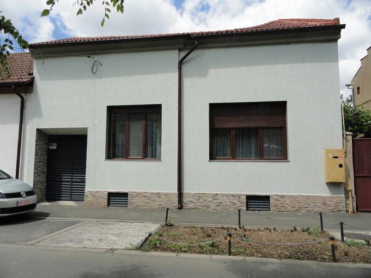 Casă cu 4 camere cu Teren 313 Mp în Central