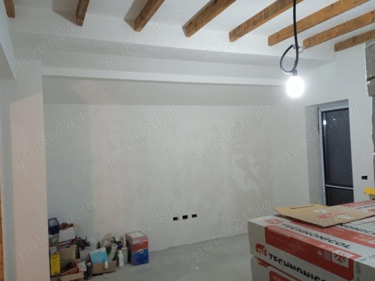 Casă cu 6 camere în Mihai Vodă