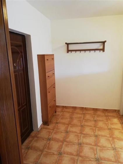 Apartament cu 2 camere semidecomandat, mobilat în Brâncoveanu