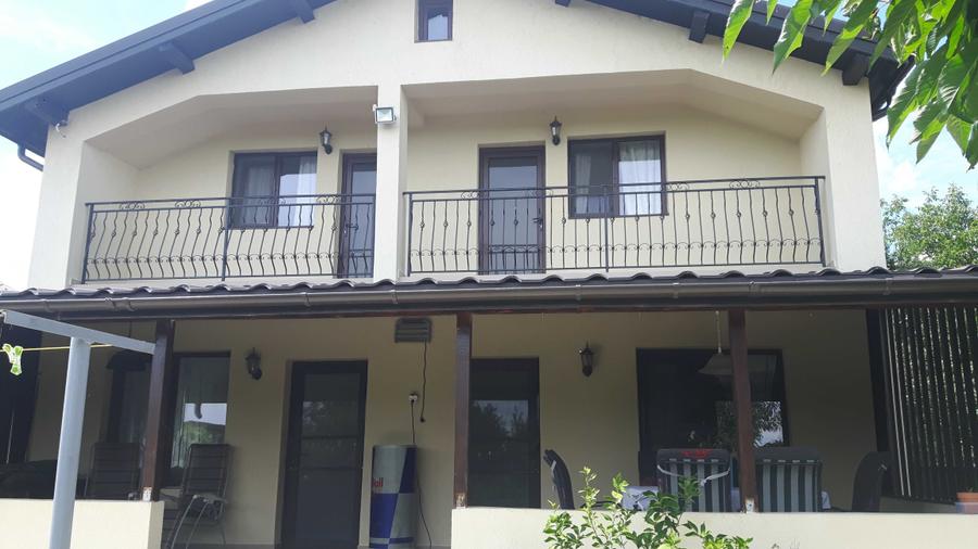 Casă cu 4 camere în Răcari