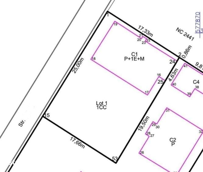 Casă cu 10 camere cu Teren 437 Mp în Central