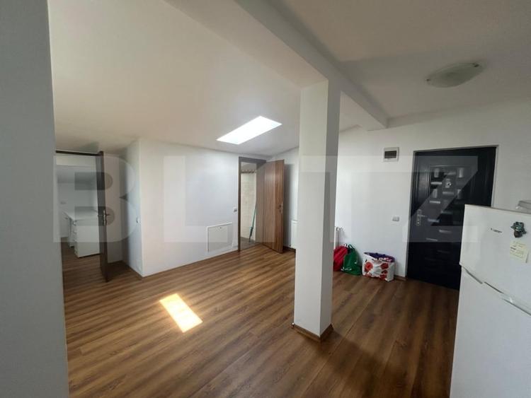 Apartament cu 2 camere semidecomandat, mobilat în Bulgaria