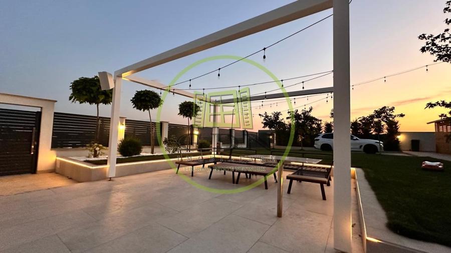 Casă individuală cu 4 camere cu Piscina în Cârcea