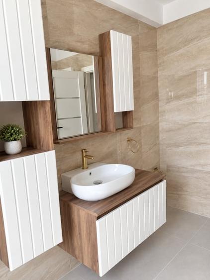 Apartament cu 3 camere decomandat în 1 Mai