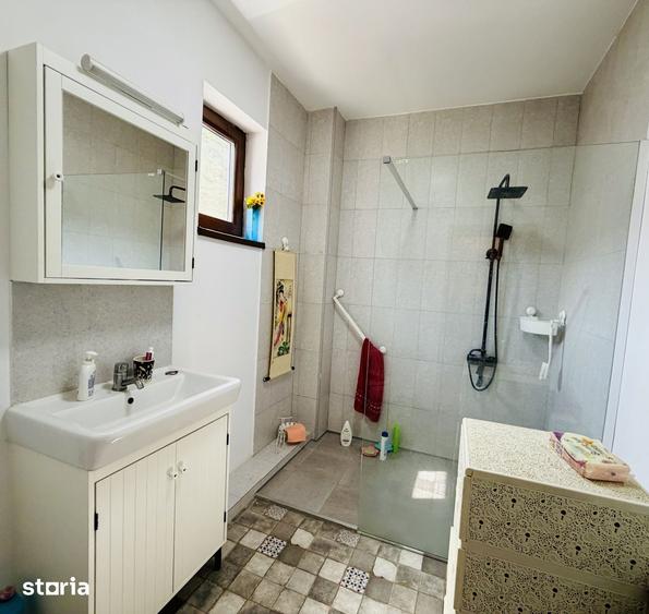 Casă cu 4 camere cu Teren 150 Mp în Chiajna