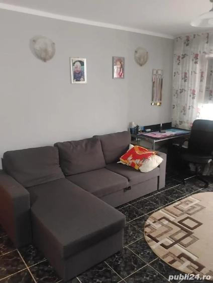 Apartament cu 3 camere semidecomandat în Central