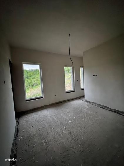 Casă cu 4 camere cu Teren 2997 Mp în Suceagu