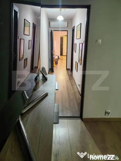 Apartament cu 3 camere semidecomandat în Central