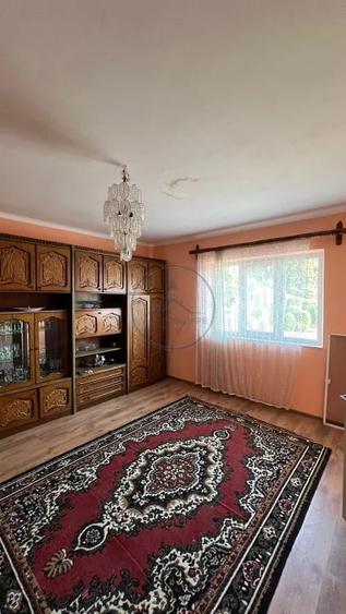 Casă cu 5 camere cu Teren 2000 Mp în Dumitra