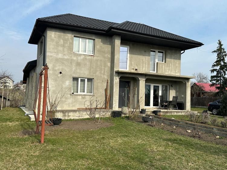 Casă cu 4 camere în Exterior Vest