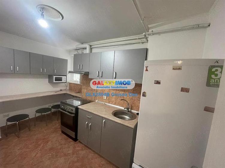 Apartament cu 4 camere decomandat, mobilat în Lujerului