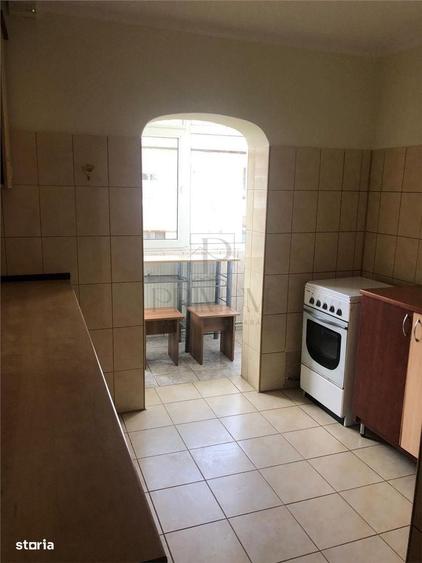 Apartament cu 3 camere decomandat în Lunei