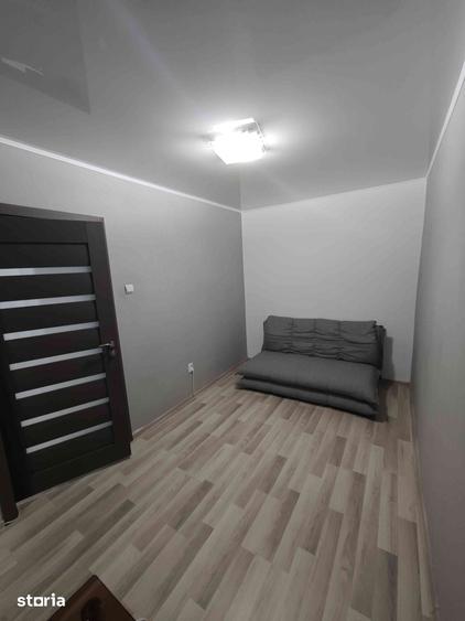 Apartament cu 3 camere semidecomandat în Micro 17