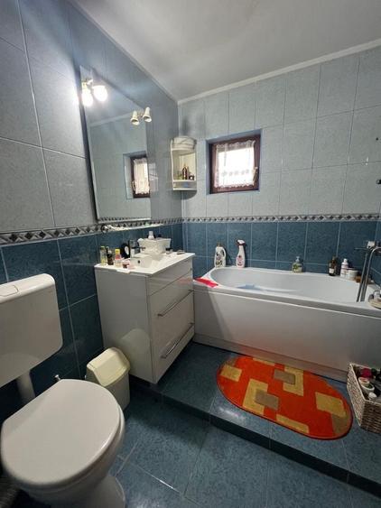 Apartament cu 4 camere decomandat în Central