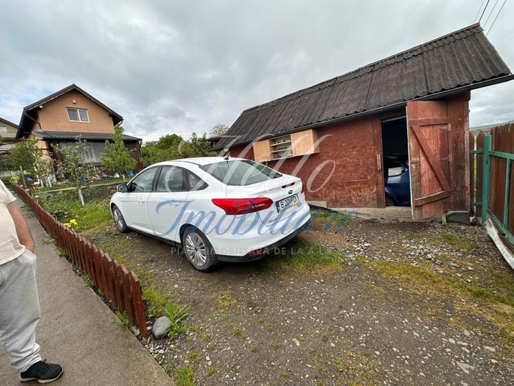 Casă individuală cu 3 camere cu Garaj în Câmpenești