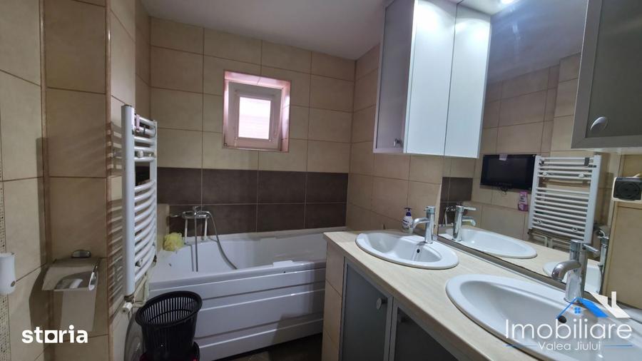 Apartament 2 camere de vanzare Str. Policlinicii | Lupeni - 2
