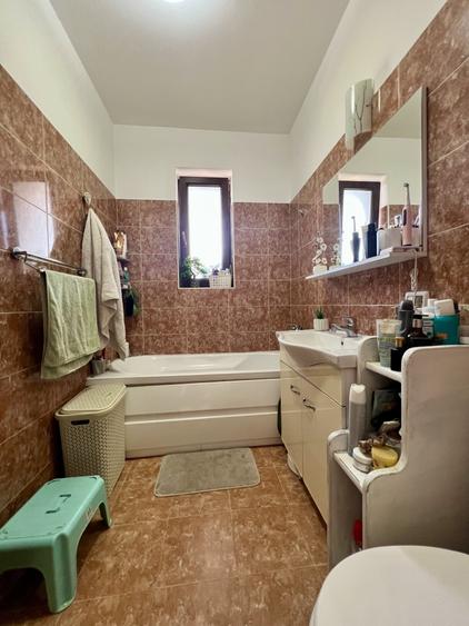 Apartament cu 2 camere decomandat, mobilat în Giroc