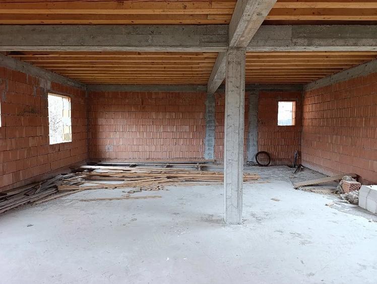 Casă cu Teren 700 Mp în Ciritei