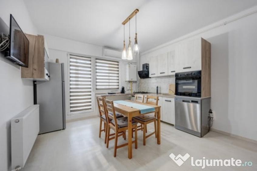 Apartament cu 3 camere decomandat în Central