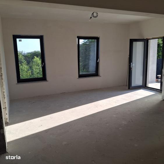 Casă cu 4 camere cu Teren 1800 Mp în Exterior Vest