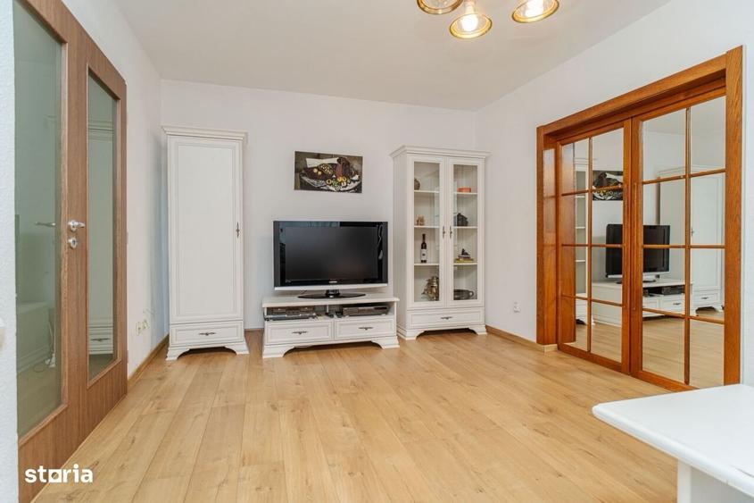 Apartament cu 4 camere semidecomandat în Central