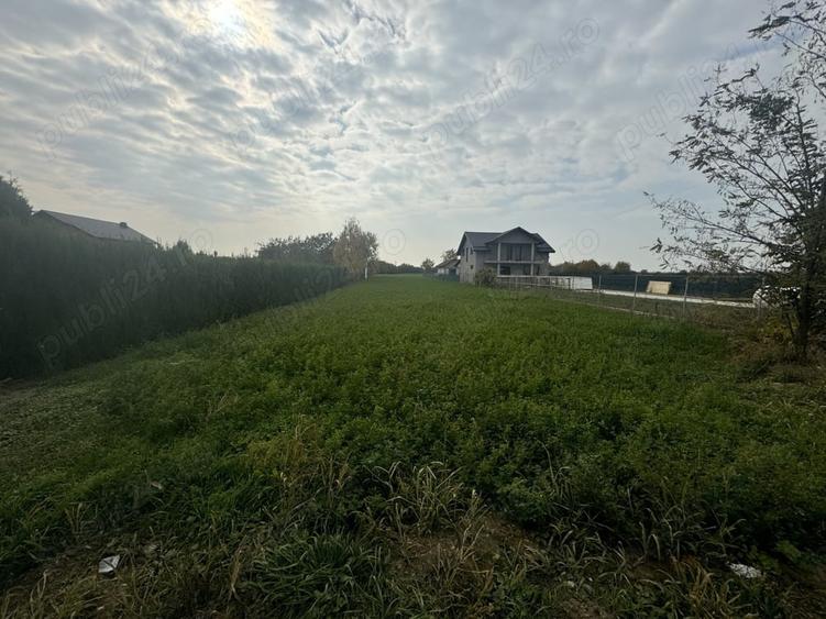 Teren de 2500 mp, în Mălăiești