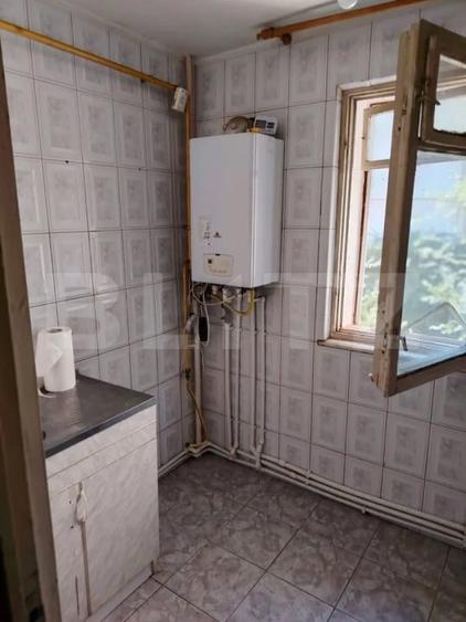 Apartament cu 3 camere semidecomandat în Micro 38