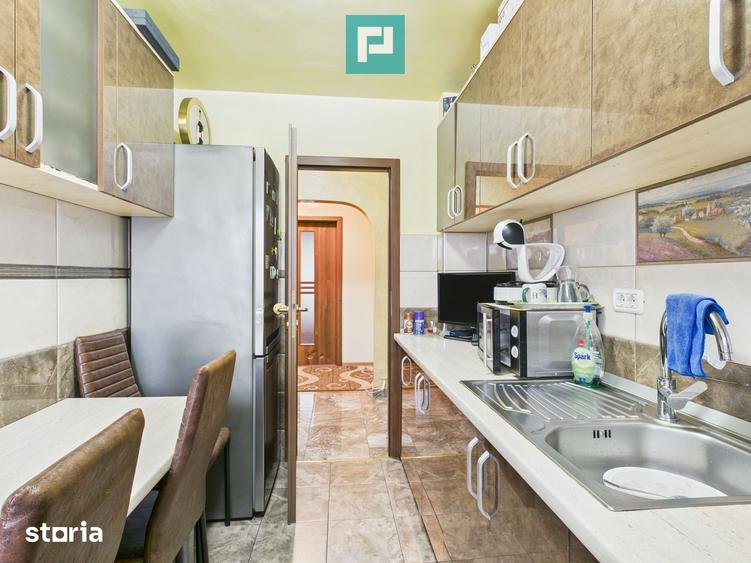 Apartament cu 4 camere decomandat în Aurel Vlaicu