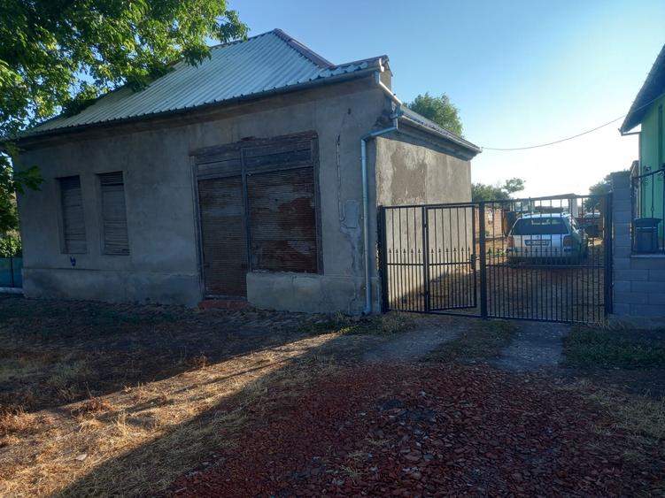 Casă cu 4 camere în Teremia Mică