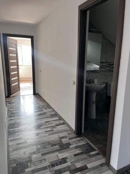 Apartament cu 3 camere decomandat, mobilat în Burdujeni