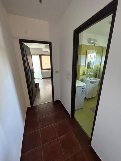 Închiriez apartament pe termen lung (minimum 1 an) - 1