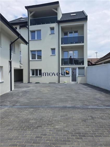 Apartament cu 3 camere decomandat în Titulescu