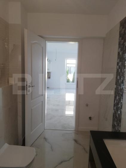 Apartament cu 3 camere decomandat, mobilat în Tractorul