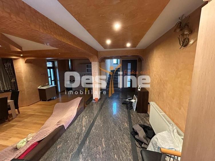 Casă individuală cu 6 camere cu Piscina în Ciritei