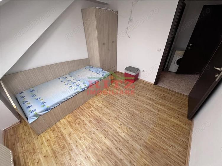 Apartament cu 3 camere semidecomandat în Zahana
