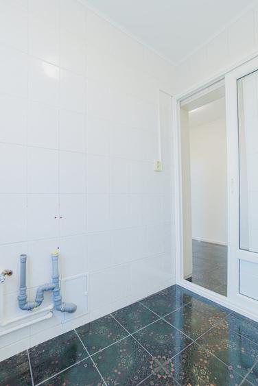 Apartament cu 2 camere semidecomandat, mobilat în City Park Mall