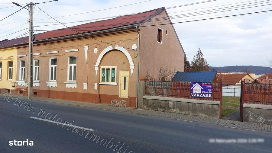 Casă cu 4 camere cu Teren 763 Mp în Central