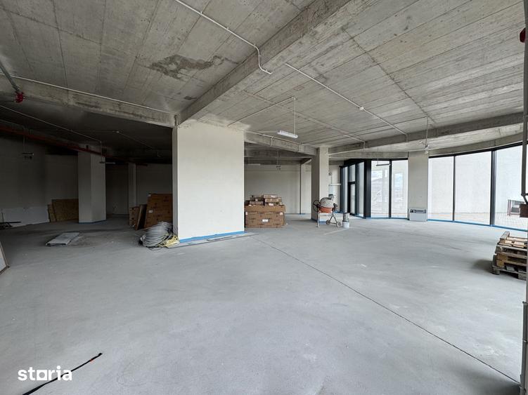 Spațiu comercial, de 273 mp, în Florești