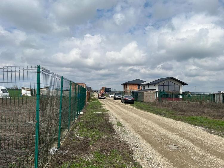 Teren Construcții intravilan de 539 mp, în Tunari