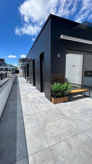 Apartament cu 3 camere decomandat, mobilat în Centură