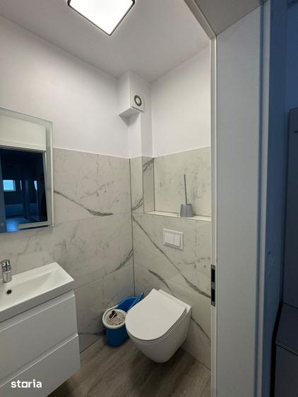 Apartament cu 3 camere decomandat în Est