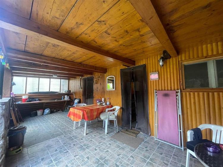 Casă cu 6 camere cu Teren 325 Mp în Remeți