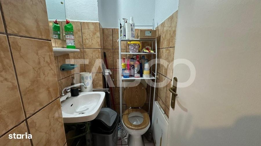 Apartament cu 3 camere decomandat în Turnișor